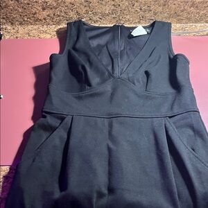 👗WOMENS Madison Leigh Classic Black Midi Dress